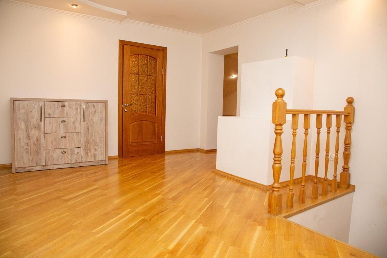 Apartment Kostyushka Lviv Exterior foto