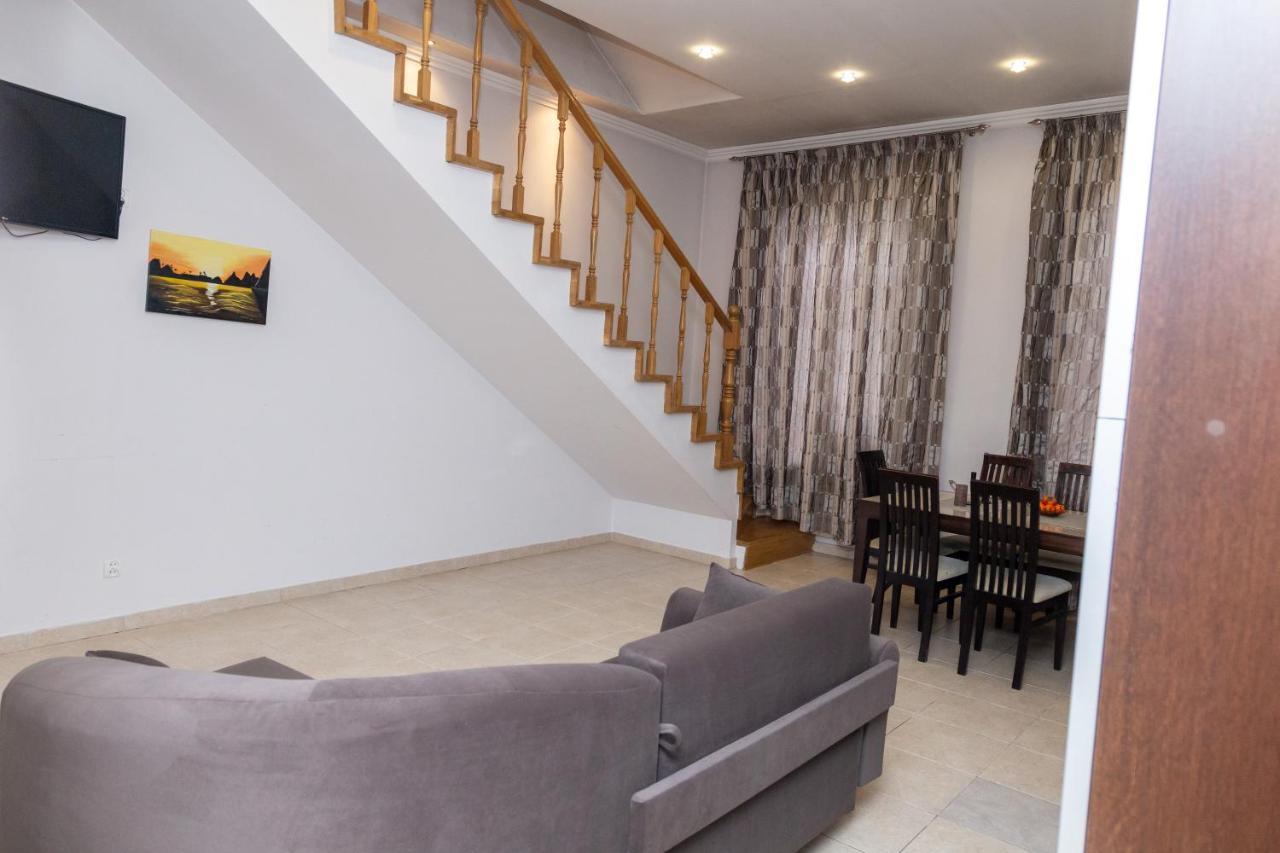 Apartment Kostyushka Lviv Exterior foto
